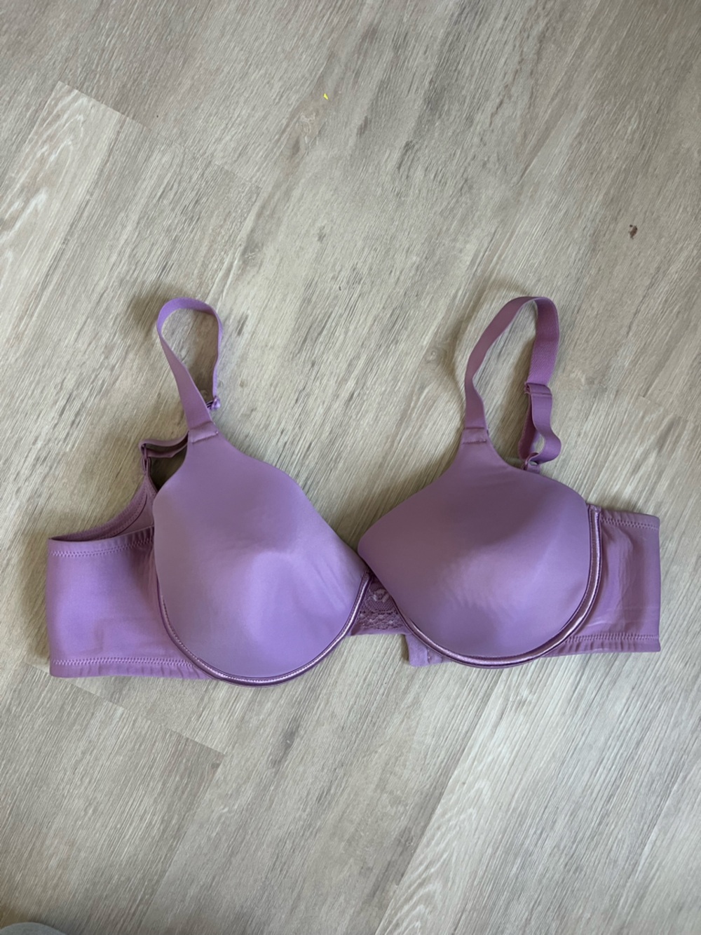 Vanity Fair Lavender lined underwire Bra 76528 40D
